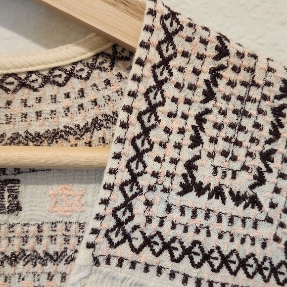 Lucky Brand Boho Top Cream and Pink/Brown Embroidered and Printed Accents 1X - Picture 2 of 6
